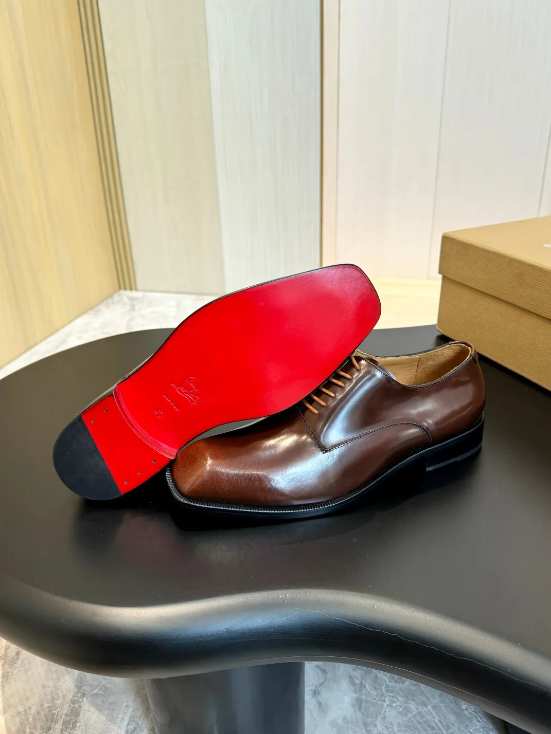 [CL red sole shoes] Top P: 1020💰 Size 39-44 (⚠️38.45.46.47 custom-made, non-returnable and non-exchangeable) 🆑High-end men's business formal leather shoes, original authentic top quality goods ••✅💯 Top original order purchasing agent! Original imported patterned cowhide ➕Imported cowhide lining ➕Cowhide feet ➕Original leather outsole~🉑️Feel free to compare the authentic ones!